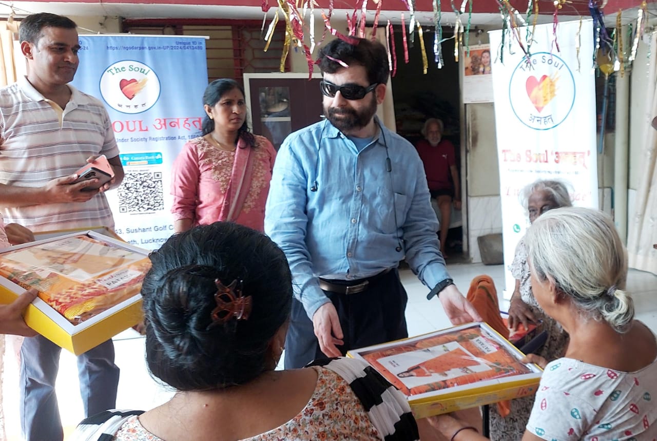 Saree distribution at old age home